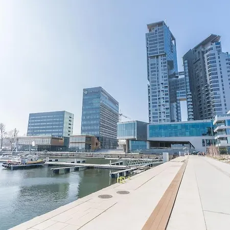 Urbannestgroup & 1 Sea Tower Apartment *